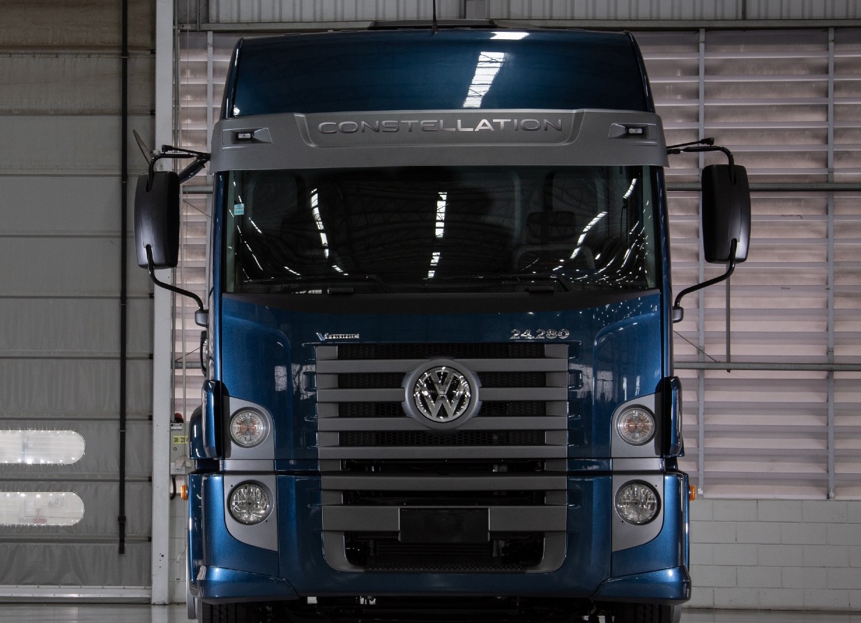 Dunlop e Volkswagen Caminhões e Ônibus celebram nova parceria de fornecimento de equipamento original para veículos de carga