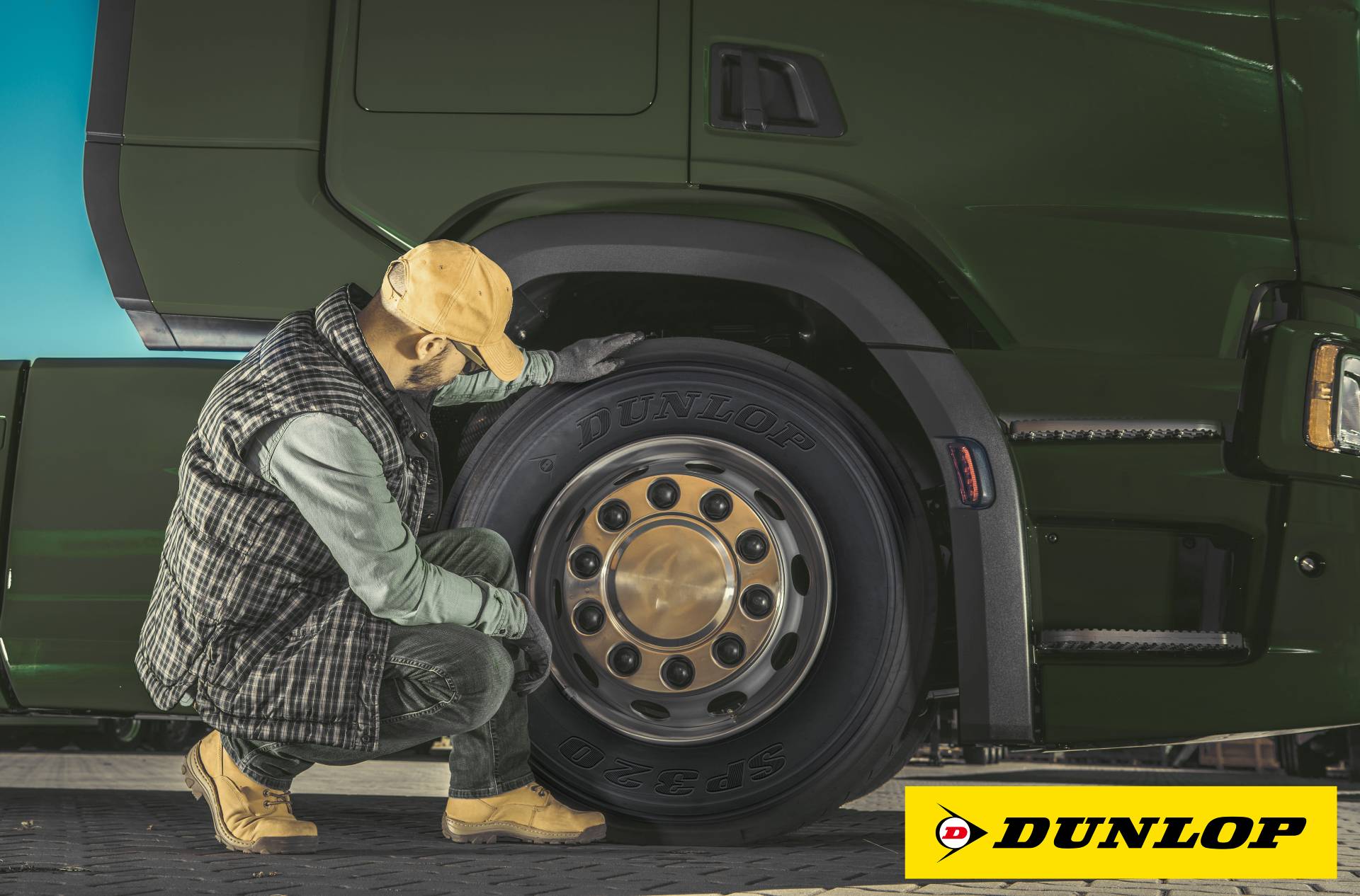 Dicas da Dunlop para comemorar o Dia do Caminhoneiro com segurança